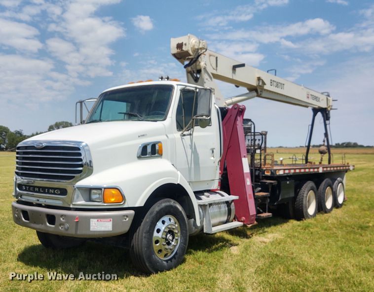 image for item DE7036 2008 Sterling LT8  crane truck