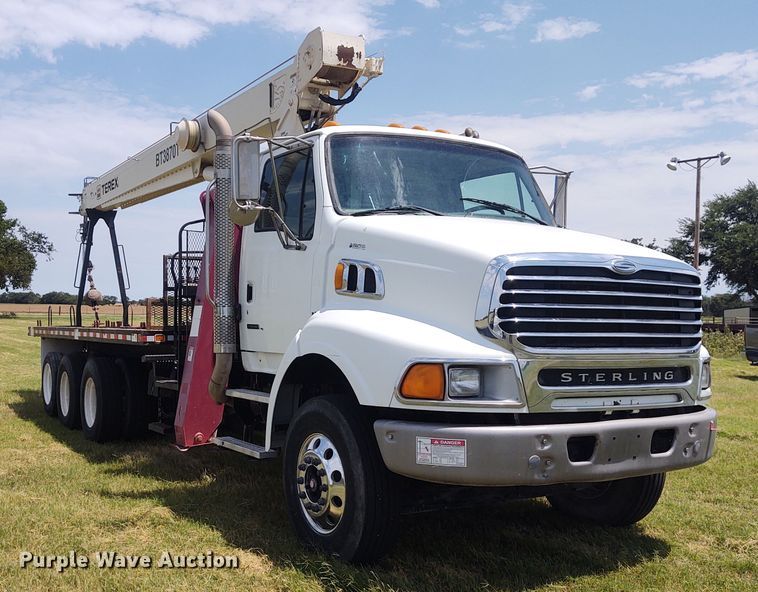 image for item DE7036 2008 Sterling LT8  crane truck