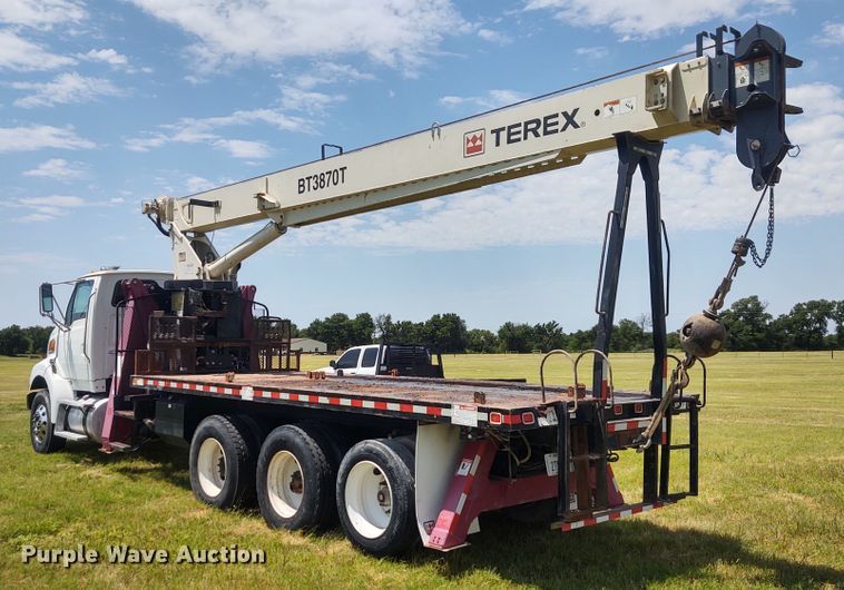 image for item DE7036 2008 Sterling LT8  crane truck