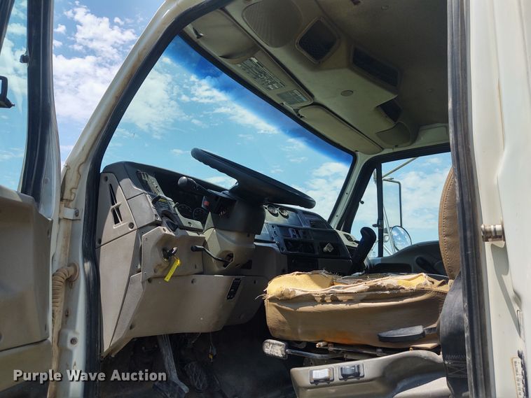 image for item DE7036 2008 Sterling LT8  crane truck