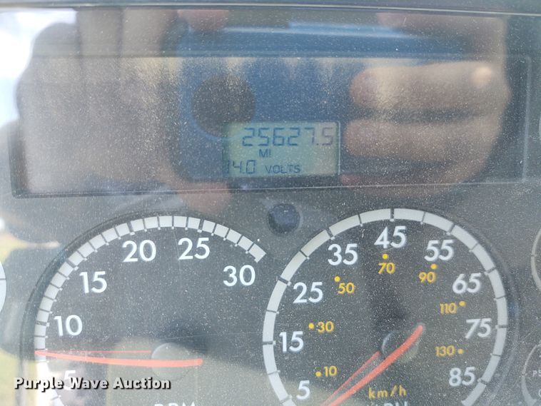 image for item DE7036 2008 Sterling LT8  crane truck