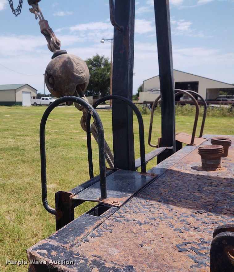 image for item DE7036 2008 Sterling LT8  crane truck