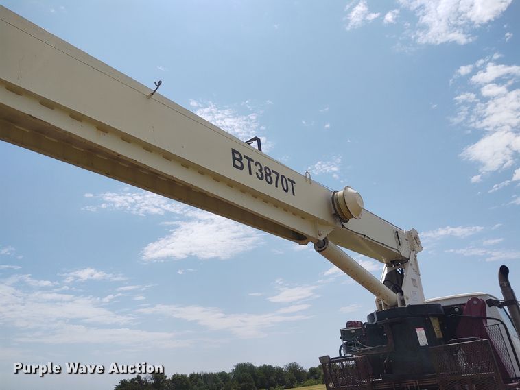 image for item DE7036 2008 Sterling LT8  crane truck