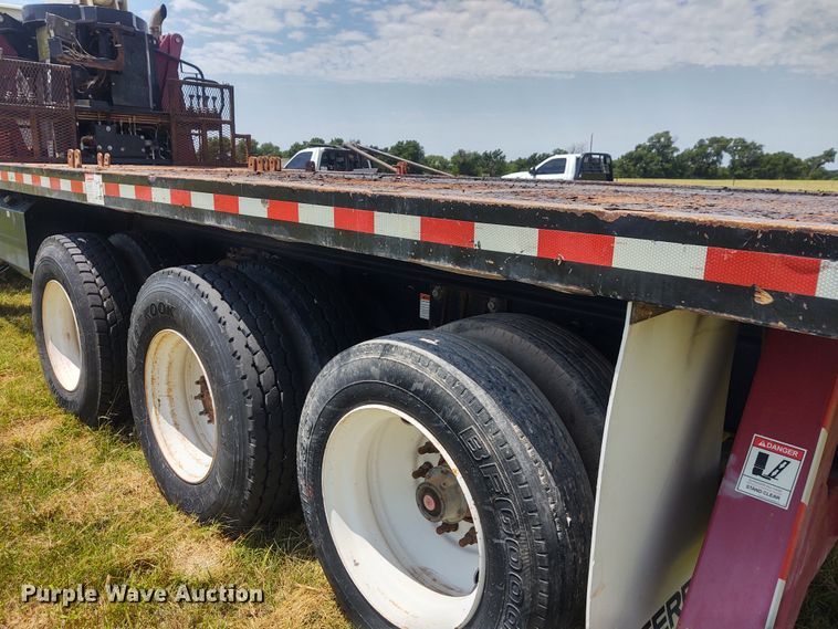 image for item DE7036 2008 Sterling LT8  crane truck