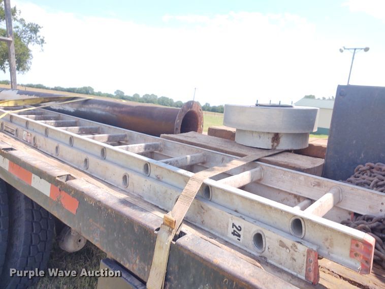 image for item DE7037 1998 International 4700  crane truck