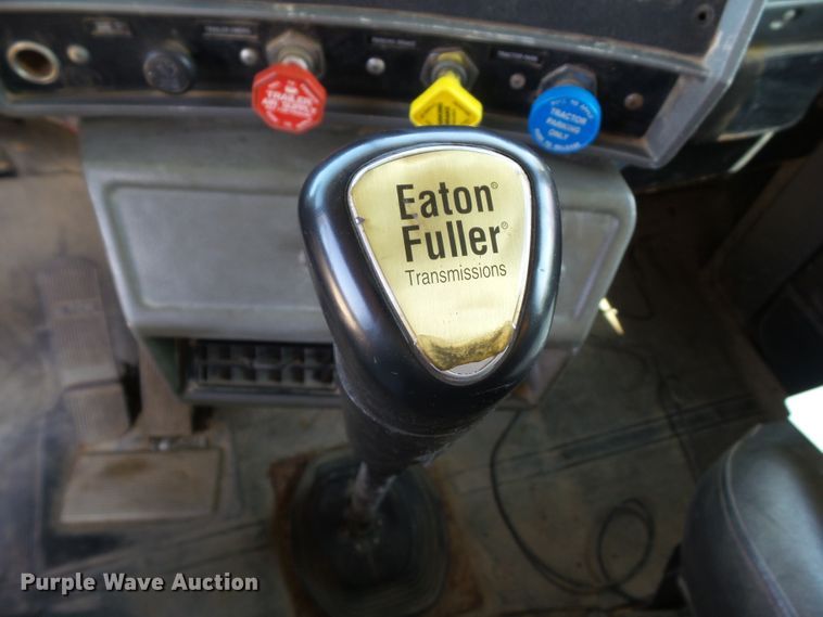 image for item DF0847 2001 Mack RD600  dump truck