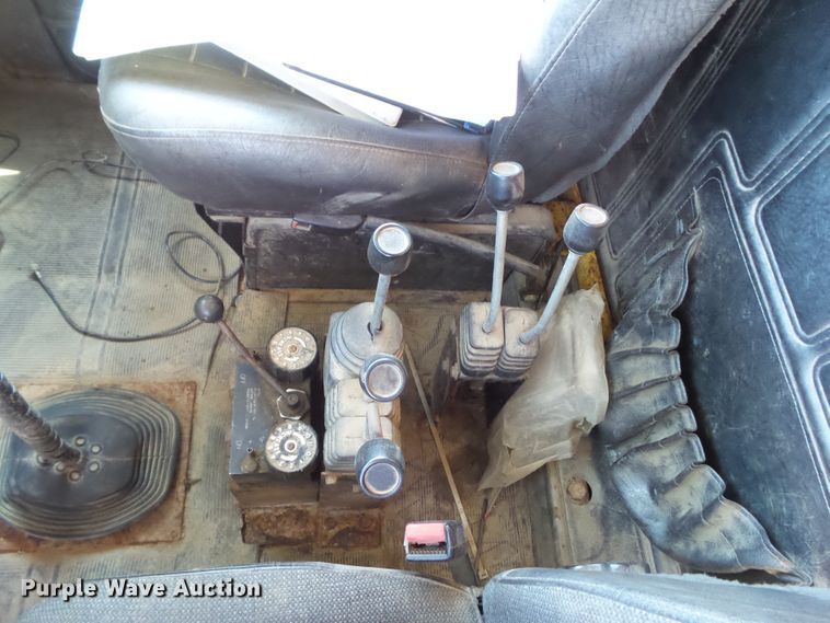 image for item DF0847 2001 Mack RD600  dump truck