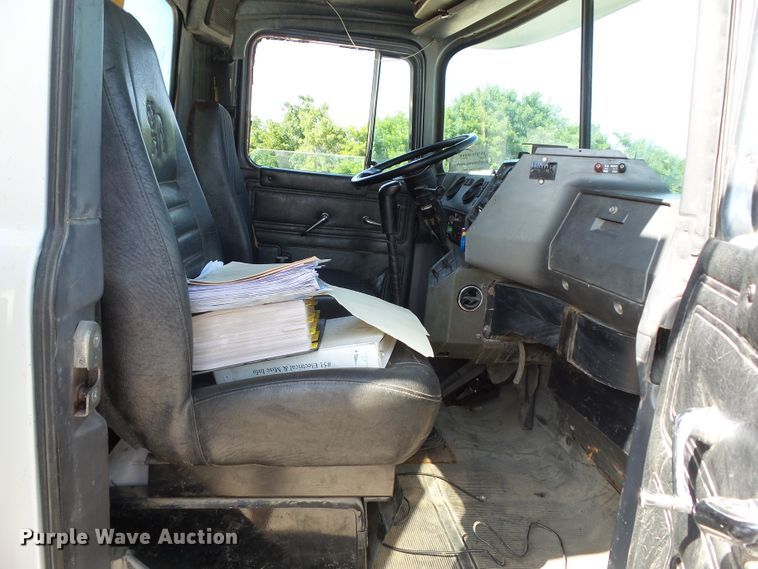 image for item DF0847 2001 Mack RD600  dump truck