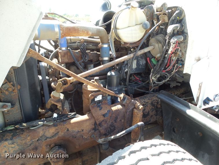 image for item DF0847 2001 Mack RD600  dump truck