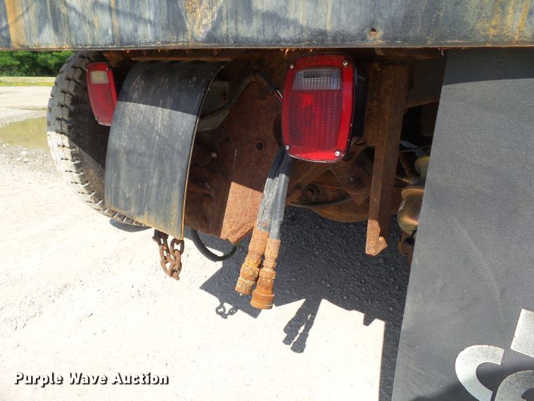 image for item DF0847 2001 Mack RD600  dump truck