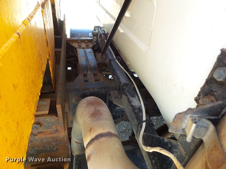 image for item DF0847 2001 Mack RD600  dump truck