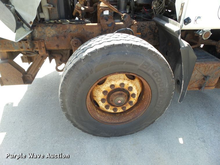 image for item DF0847 2001 Mack RD600  dump truck