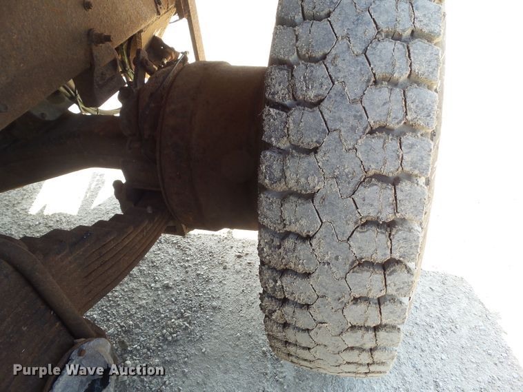 image for item DF0847 2001 Mack RD600  dump truck