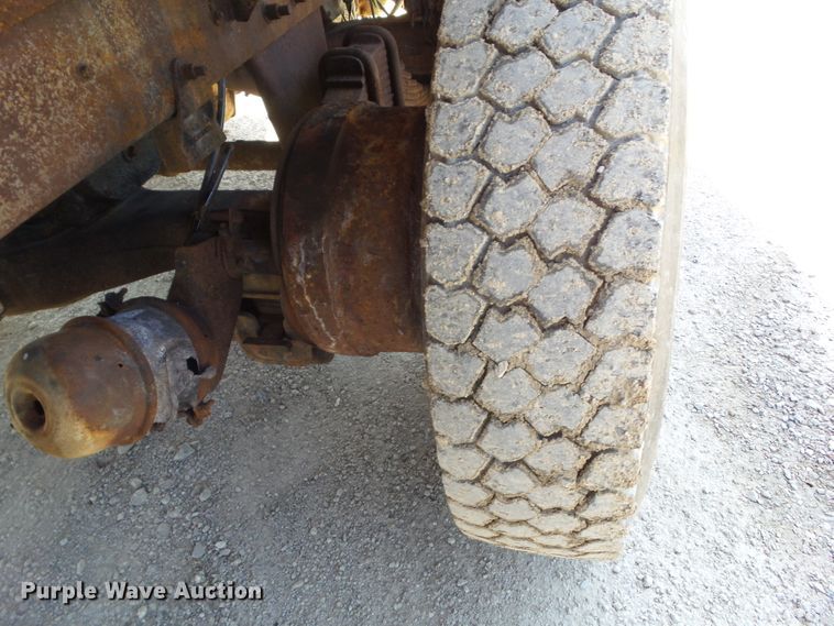 image for item DF0847 2001 Mack RD600  dump truck