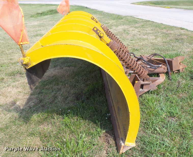 image for item DF0851 Henderson 12X42X15 snow plow