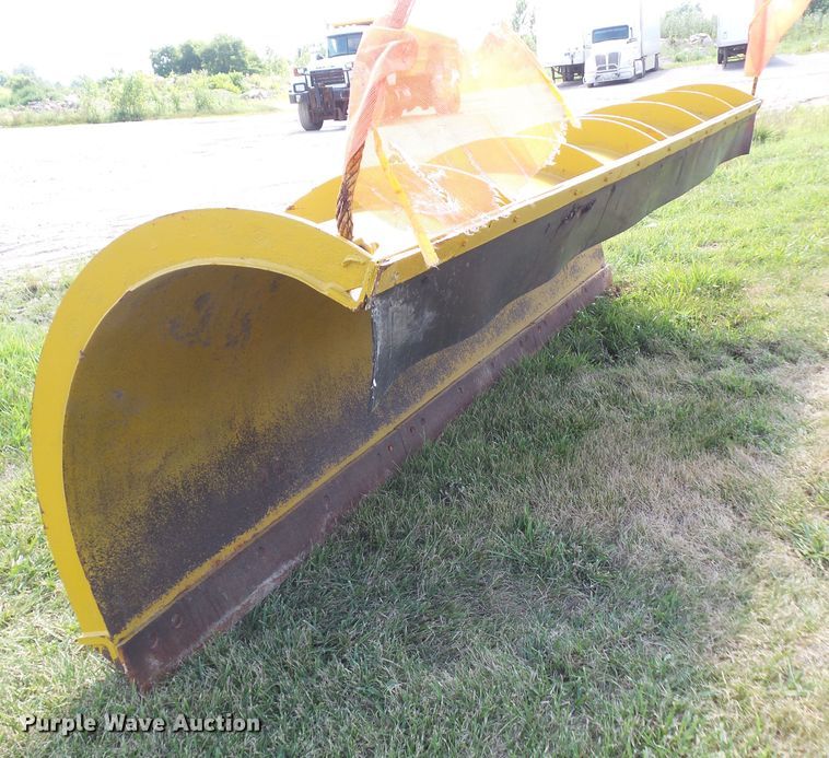image for item DF0851 Henderson 12X42X15 snow plow