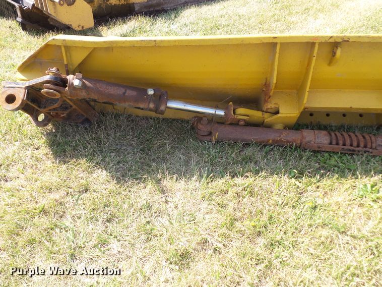 image for item DF0852 Henderson 10'W snow plow