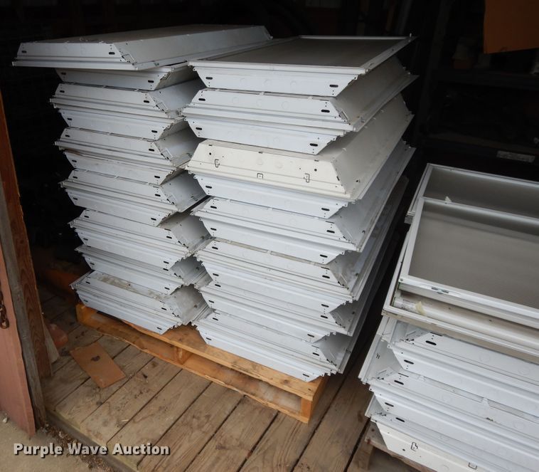 image for item DF5149 Approximately 40 light fixtures