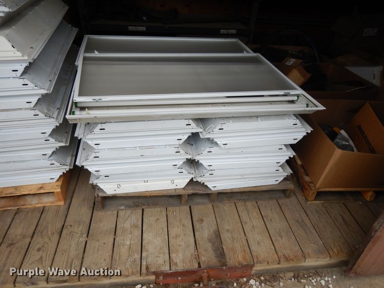 image for item DF5149 Approximately 40 light fixtures