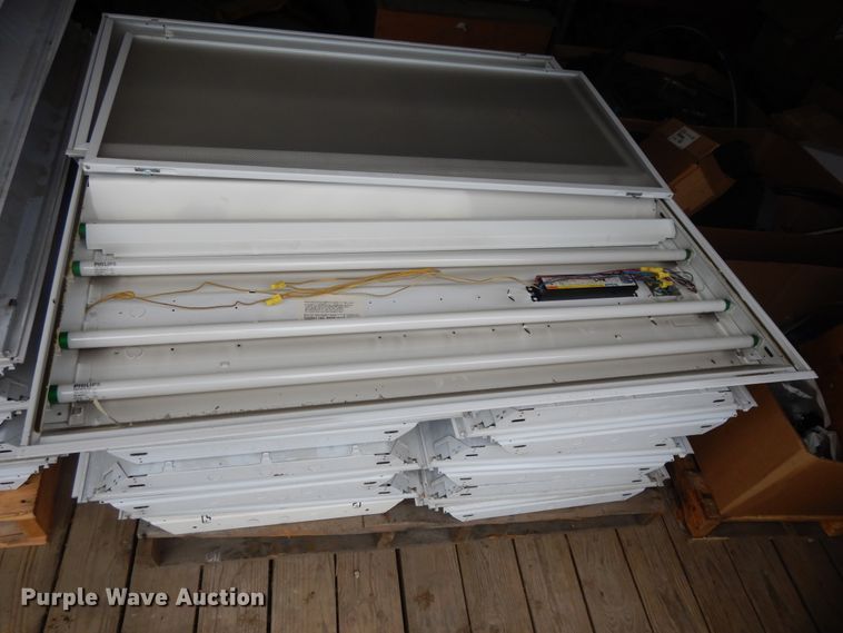 image for item DF5149 Approximately 40 light fixtures