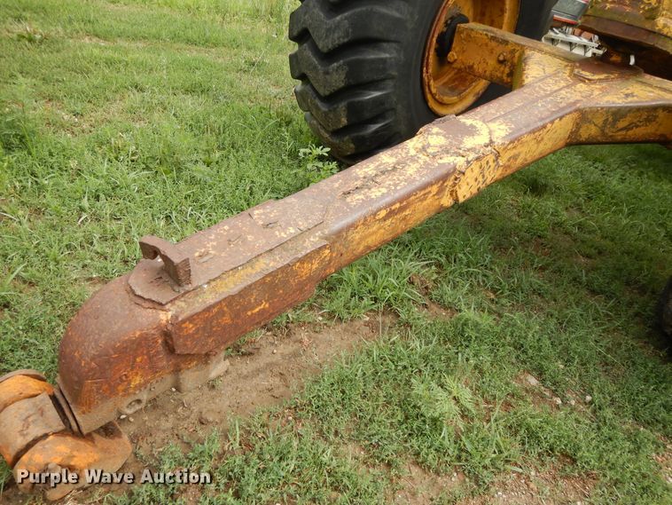 image for item DF5168 Caterpillar 80  scraper