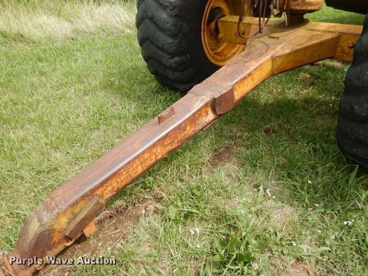 image for item DF5169 Caterpillar 80  scraper