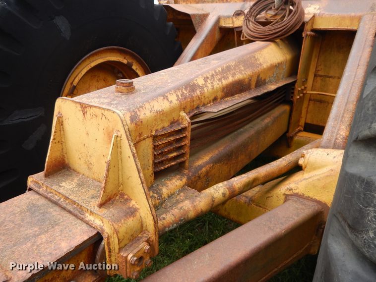 image for item DF5169 Caterpillar 80  scraper