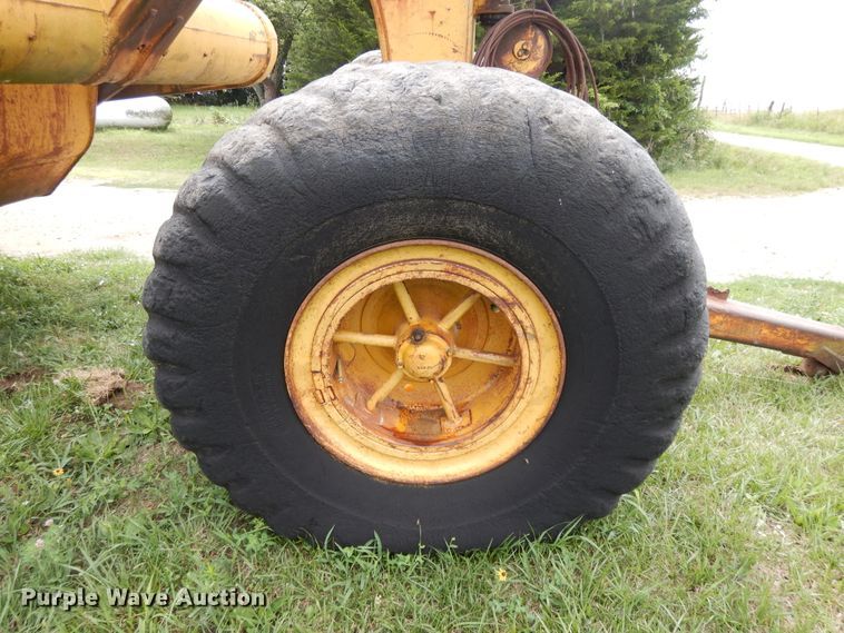 image for item DF5169 Caterpillar 80  scraper