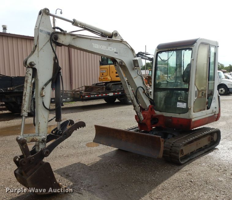 image for item DF5172 2005 Takeuchi TB135  mini excavator
