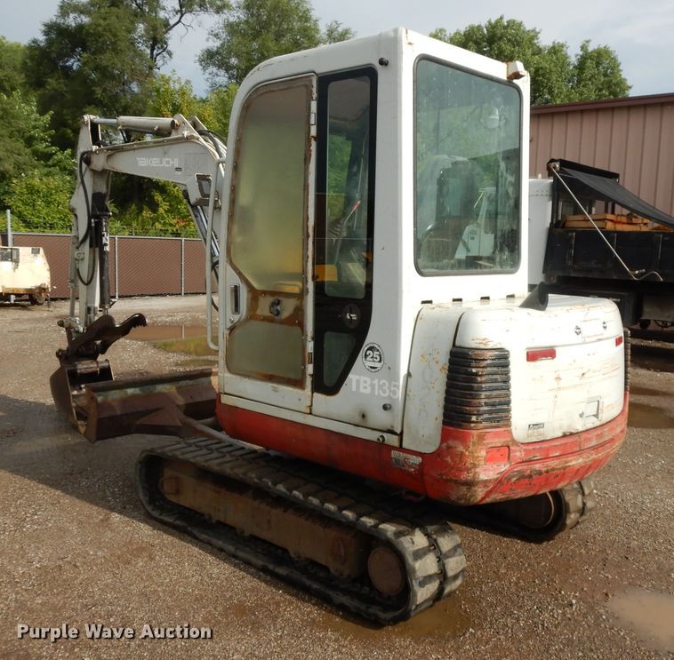 image for item DF5172 2005 Takeuchi TB135  mini excavator