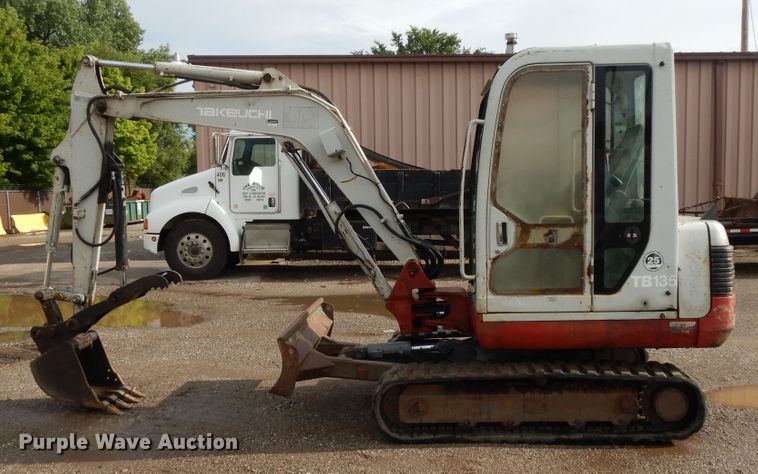 image for item DF5172 2005 Takeuchi TB135  mini excavator