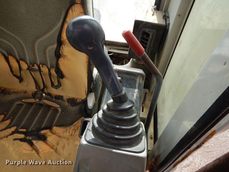 image for item DF5172 2005 Takeuchi TB135  mini excavator