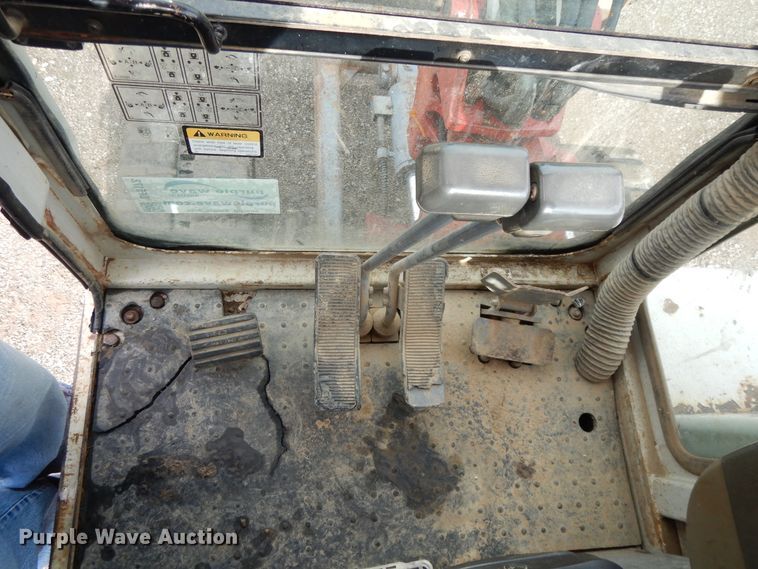 image for item DF5172 2005 Takeuchi TB135  mini excavator