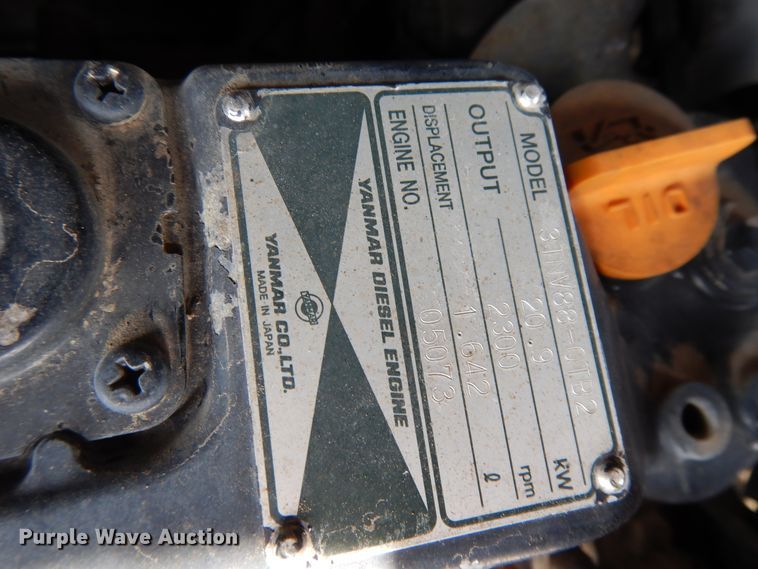 image for item DF5172 2005 Takeuchi TB135  mini excavator