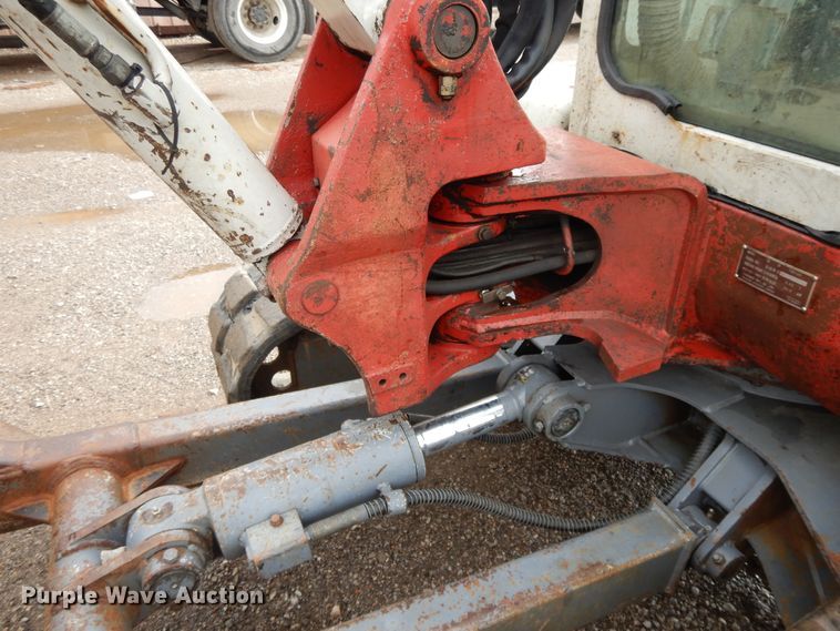 image for item DF5172 2005 Takeuchi TB135  mini excavator