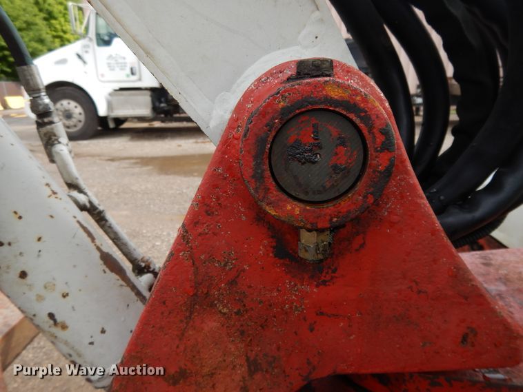 image for item DF5172 2005 Takeuchi TB135  mini excavator