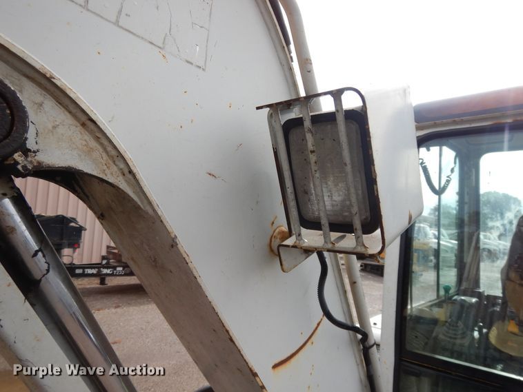 image for item DF5172 2005 Takeuchi TB135  mini excavator