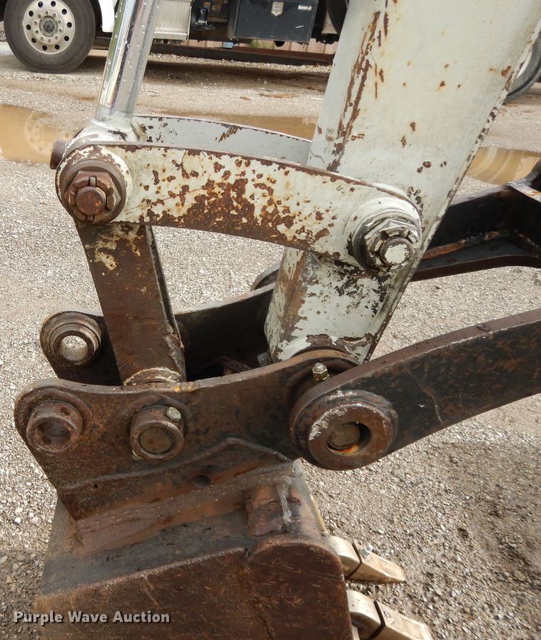 image for item DF5172 2005 Takeuchi TB135  mini excavator