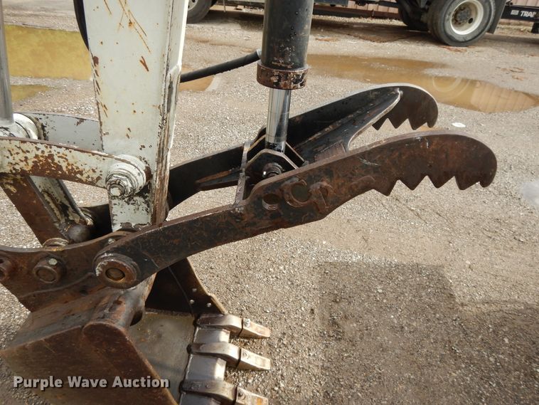 image for item DF5172 2005 Takeuchi TB135  mini excavator