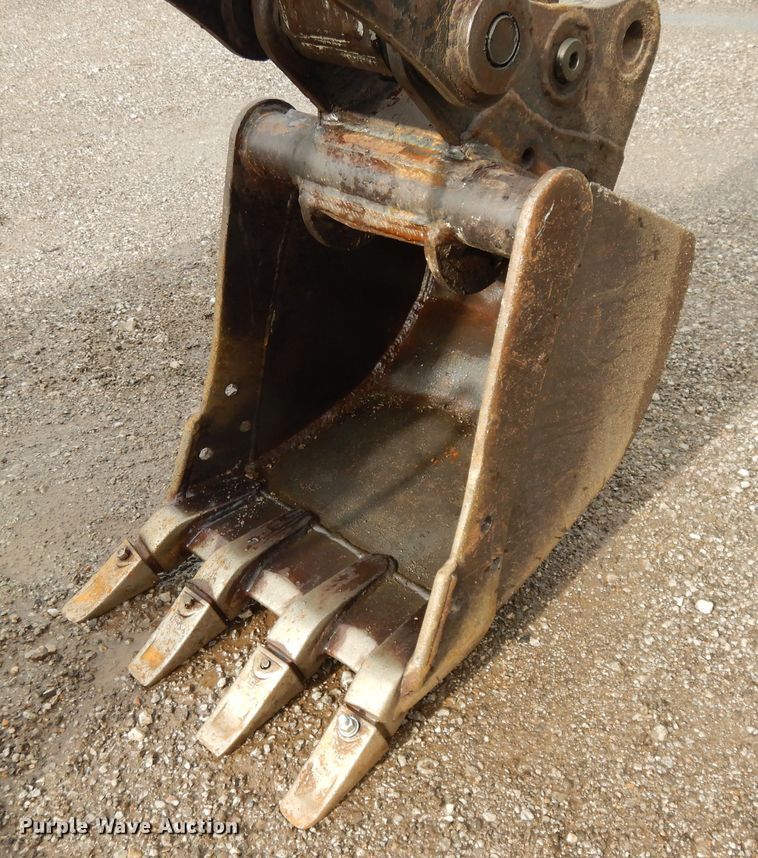 image for item DF5172 2005 Takeuchi TB135  mini excavator