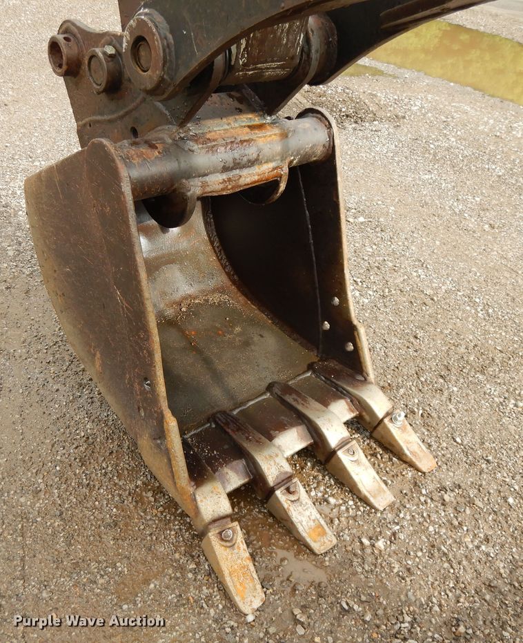 image for item DF5172 2005 Takeuchi TB135  mini excavator