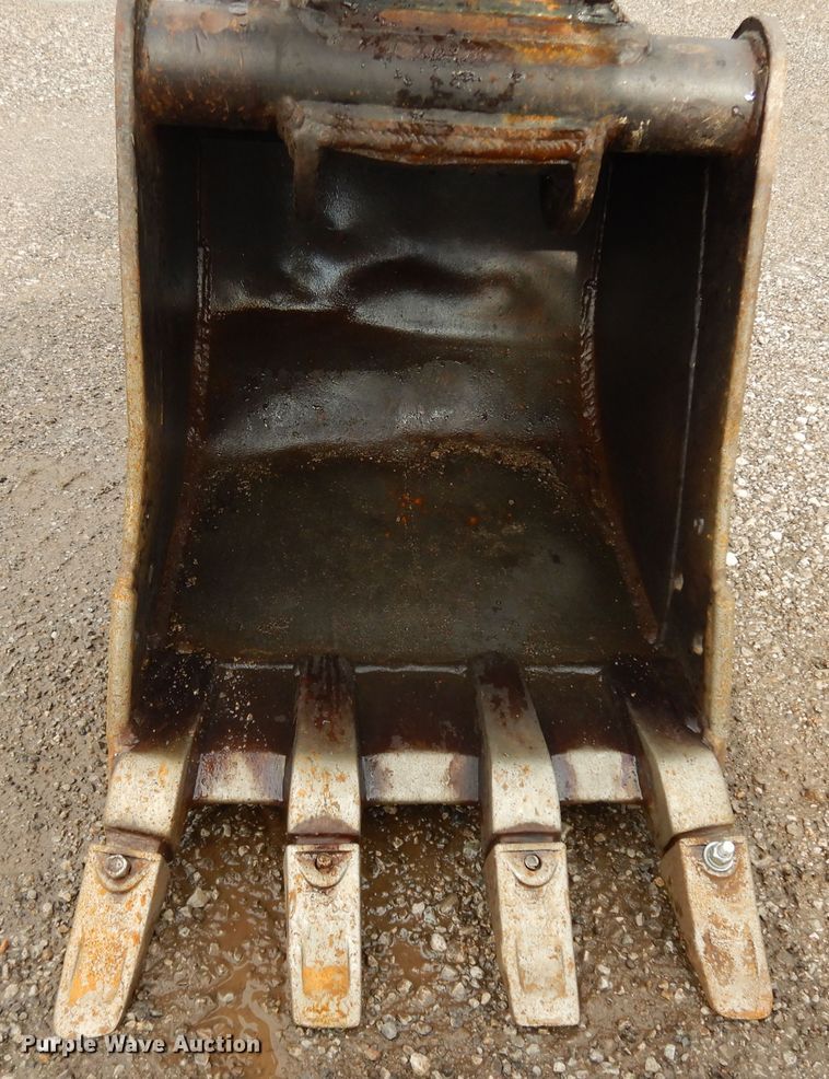 image for item DF5172 2005 Takeuchi TB135  mini excavator