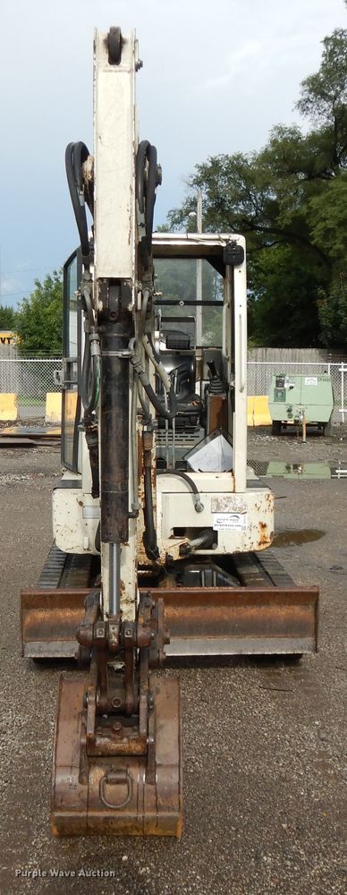 image for item DF5173 2006 Terex HR16  mini excavator