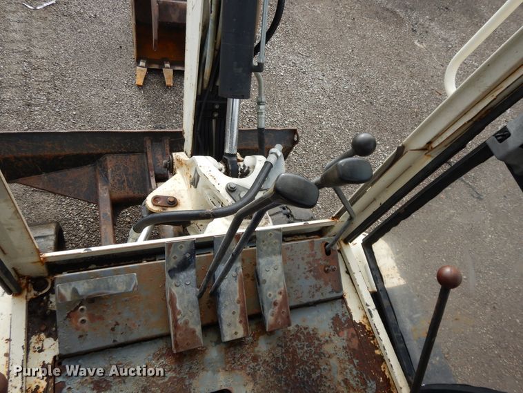 image for item DF5173 2006 Terex HR16  mini excavator