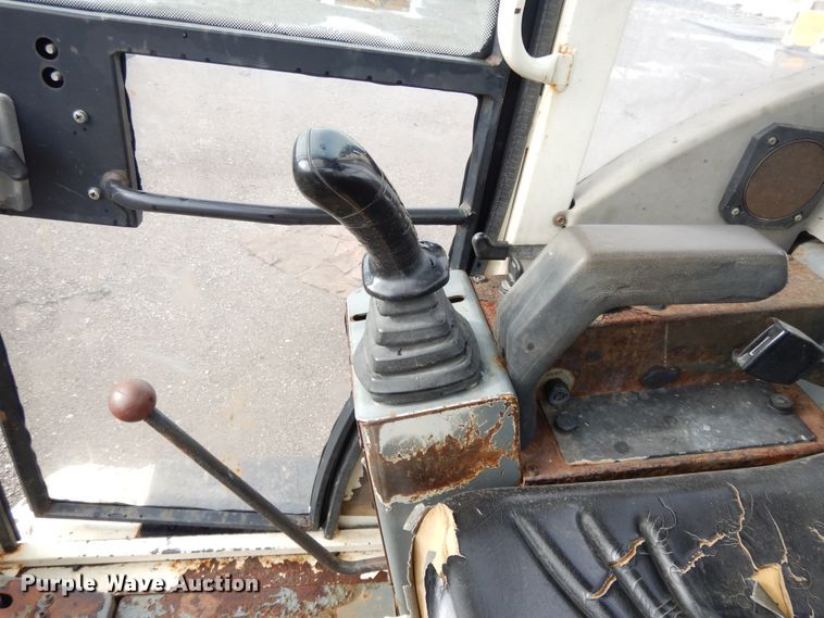 image for item DF5173 2006 Terex HR16  mini excavator