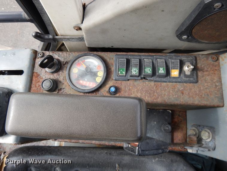 image for item DF5173 2006 Terex HR16  mini excavator