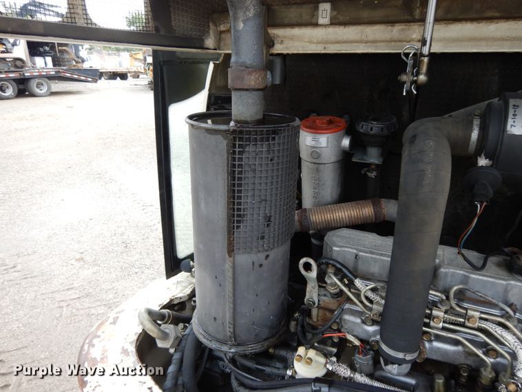 image for item DF5173 2006 Terex HR16  mini excavator