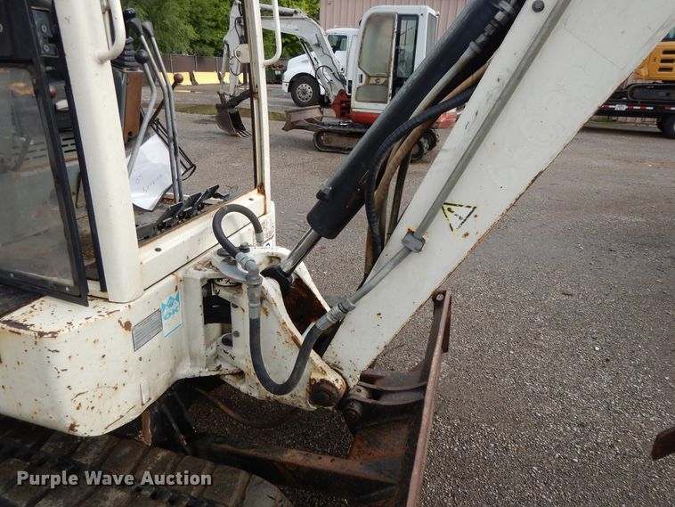 image for item DF5173 2006 Terex HR16  mini excavator