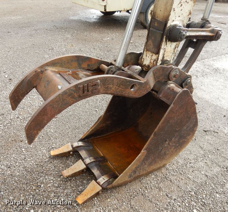 image for item DF5173 2006 Terex HR16  mini excavator