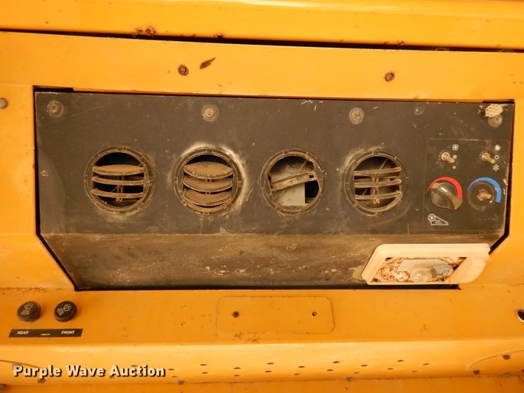 image for item DF5174 2000 Vermeer T655  trencher